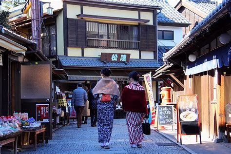 フォルテ横浜川和町: 都市の喧騒と静寂の交差点